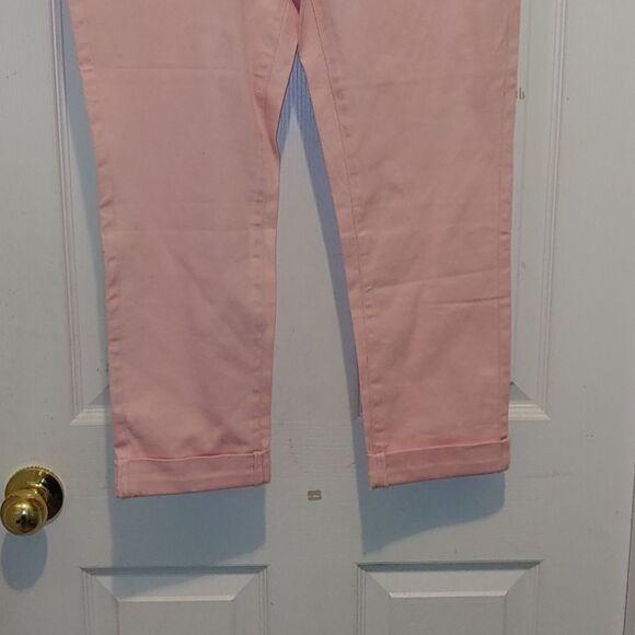 Crown & Ivy pink crop jeans Sz 8 NWOT - Picture 2 of 5